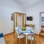 Salvo's House מלון דירות 4*