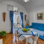 Salvo's House 4* פורורה