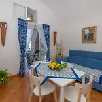 Salvo's House פורורה