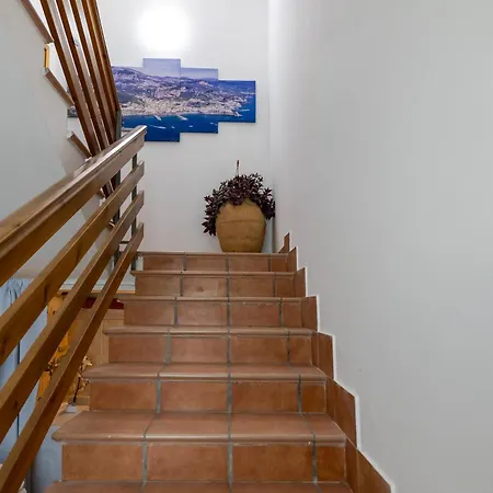 Salvo's House Aparthotel