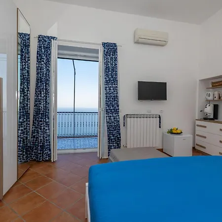 Salvo's House Aparthotel