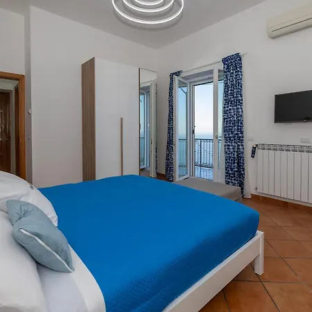 Salvo's House Aparthotel *